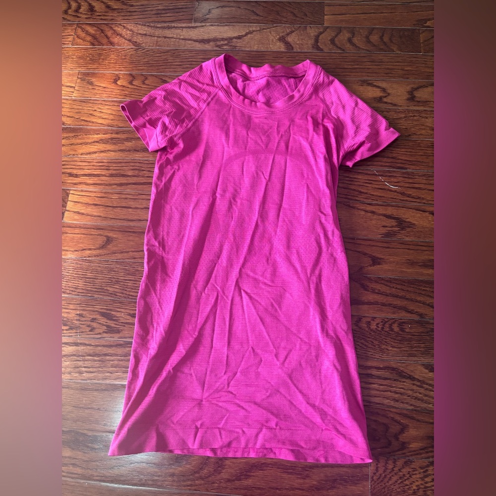 Lululemon short sleeve top